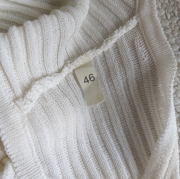 Morgano Sleeveless Ribbed Tank - Picture 7 of 10